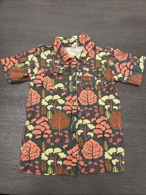 kate quinn Coral, Green & Cream Tree-Print Button Front Top